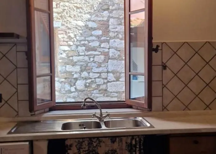 Casa Leonardo Suvereto